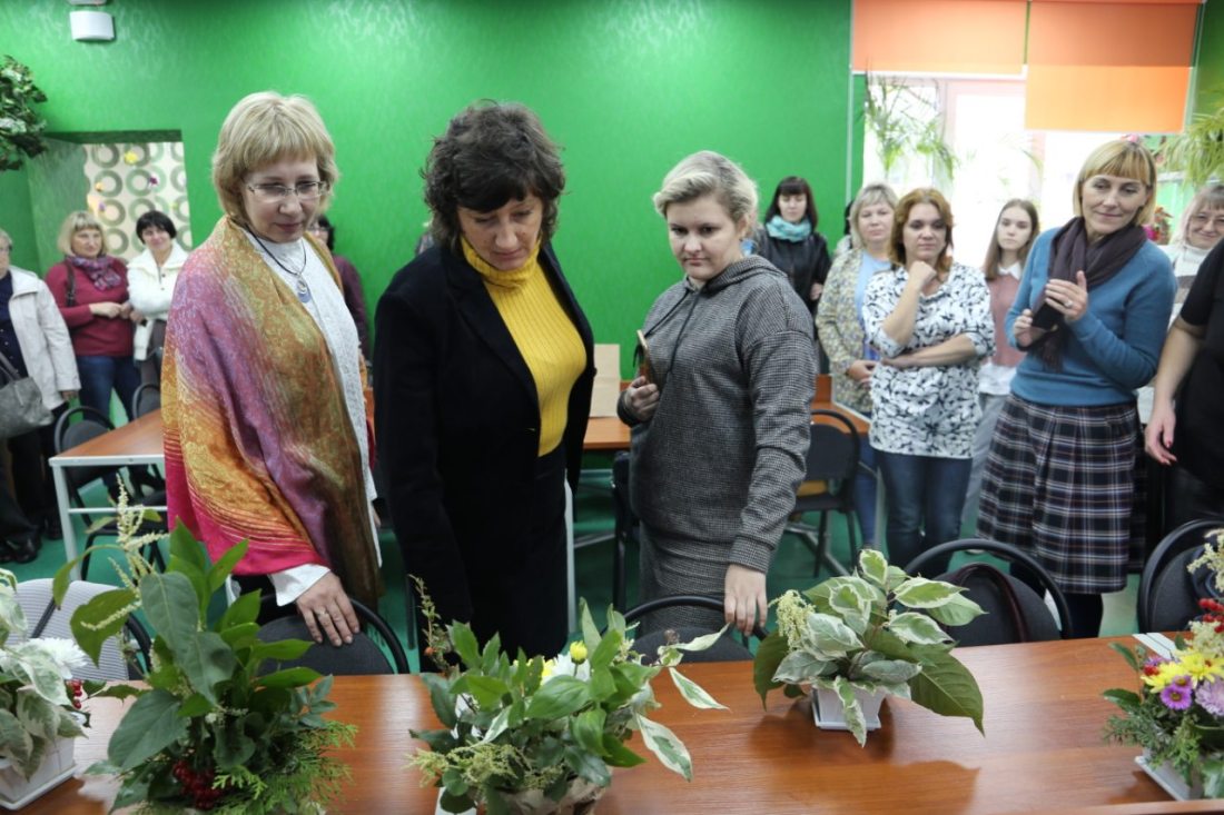 Интернаты зеленого города. Мореновская школа зеленый город Нижний. Анкудиновская школа. Г Новодвинс УК "УО зелёный город" руководитель. Мореновская школа в зеленом городе история.